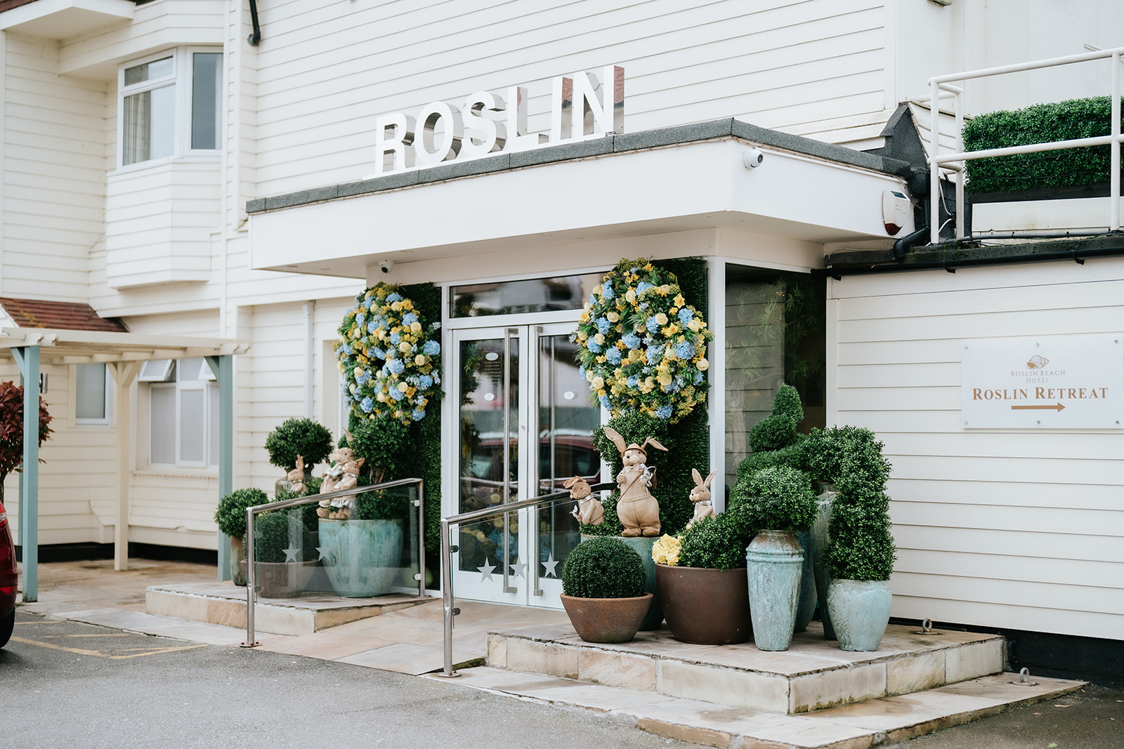 The entrance to The Roslin Beach Hotel in Thorpe Bay, Southend-on-Sea — a luxury Essex wedding venue photographed by Lily & White.