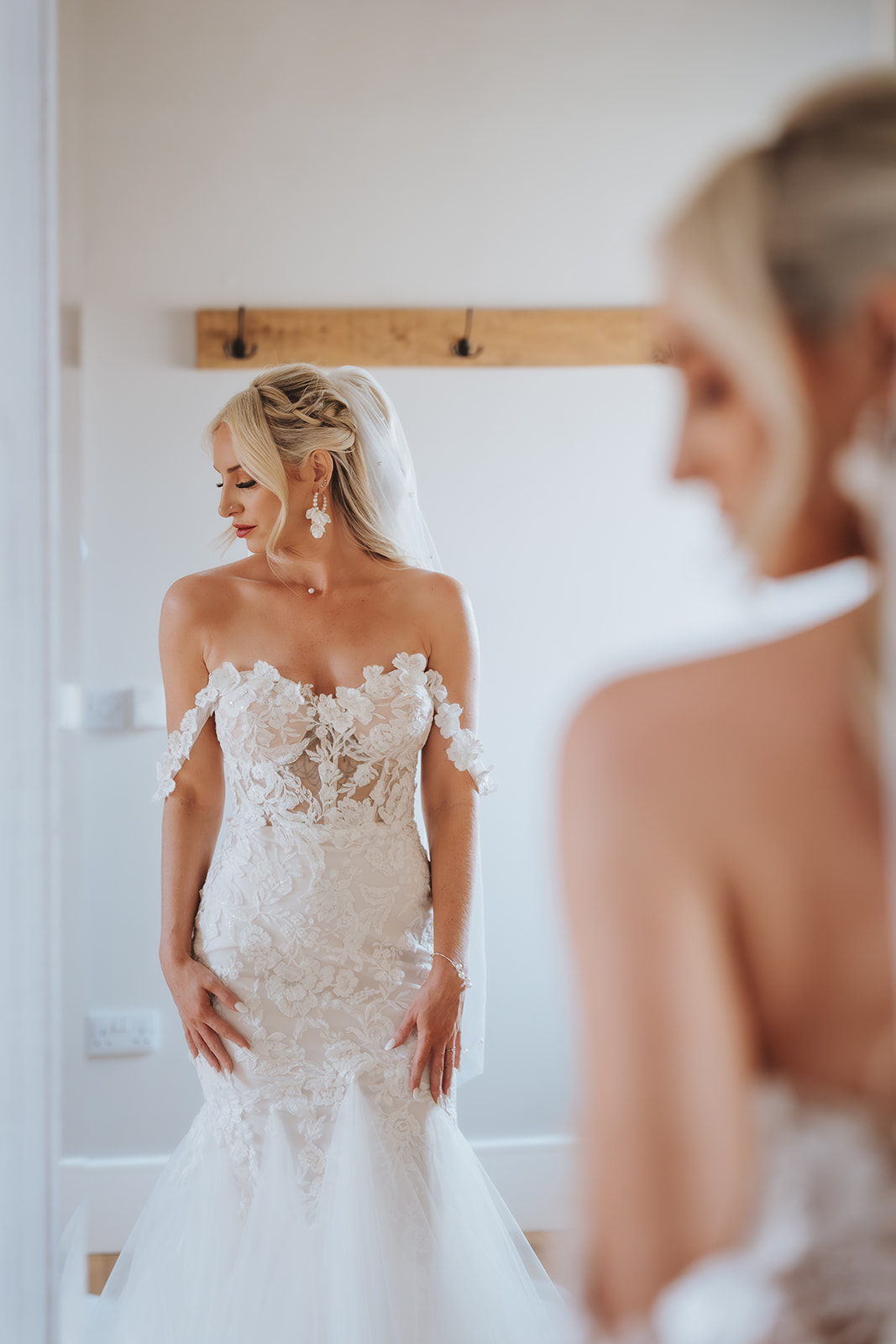 Danielle & Jordan - Primrose Hill - Cotswold -157 July 13, 2025 Terry JamesLily & White.jpg