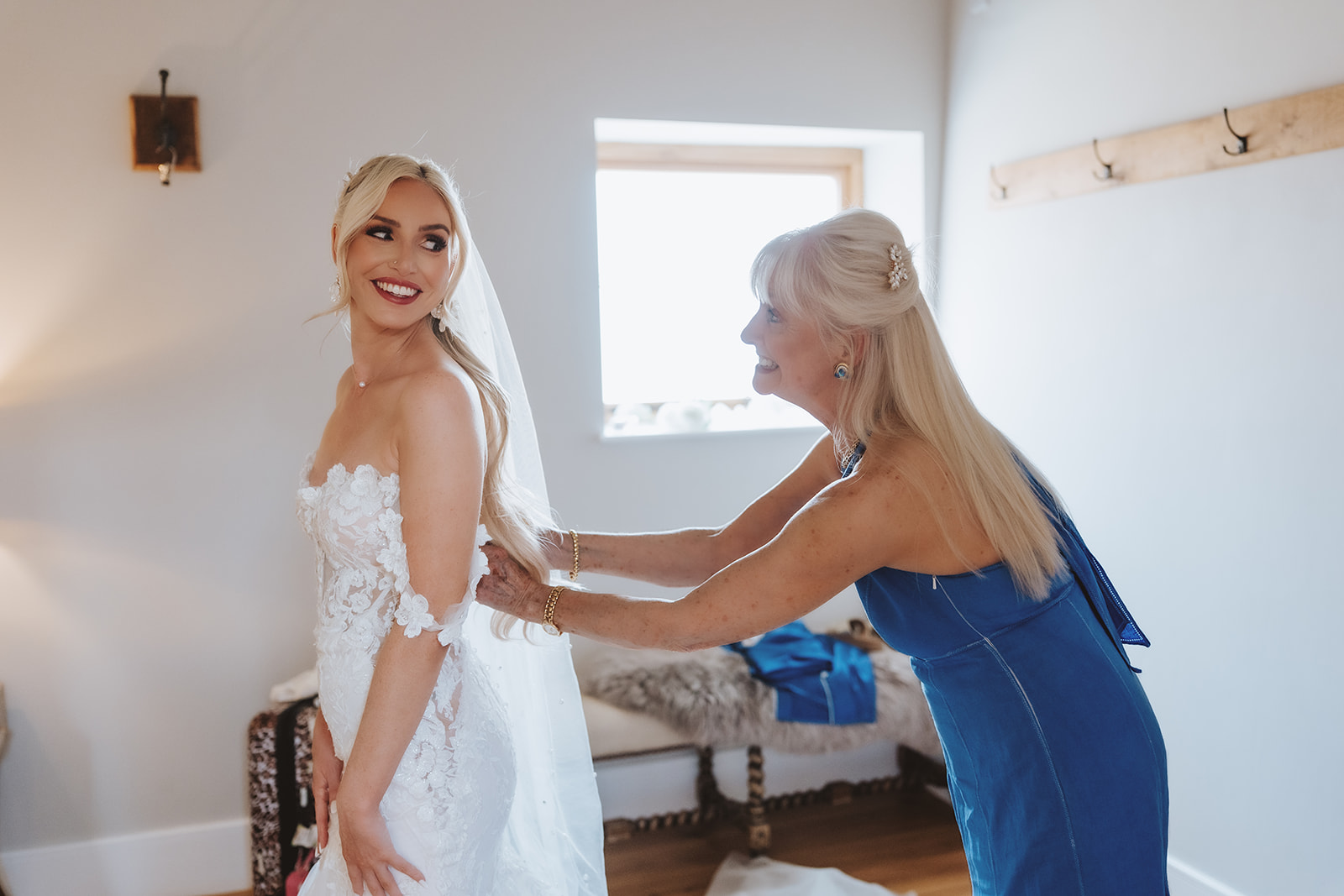 Danielle & Jordan - Primrose Hill - Cotswold -160 July 13, 2025 Terry JamesLily & White.jpg