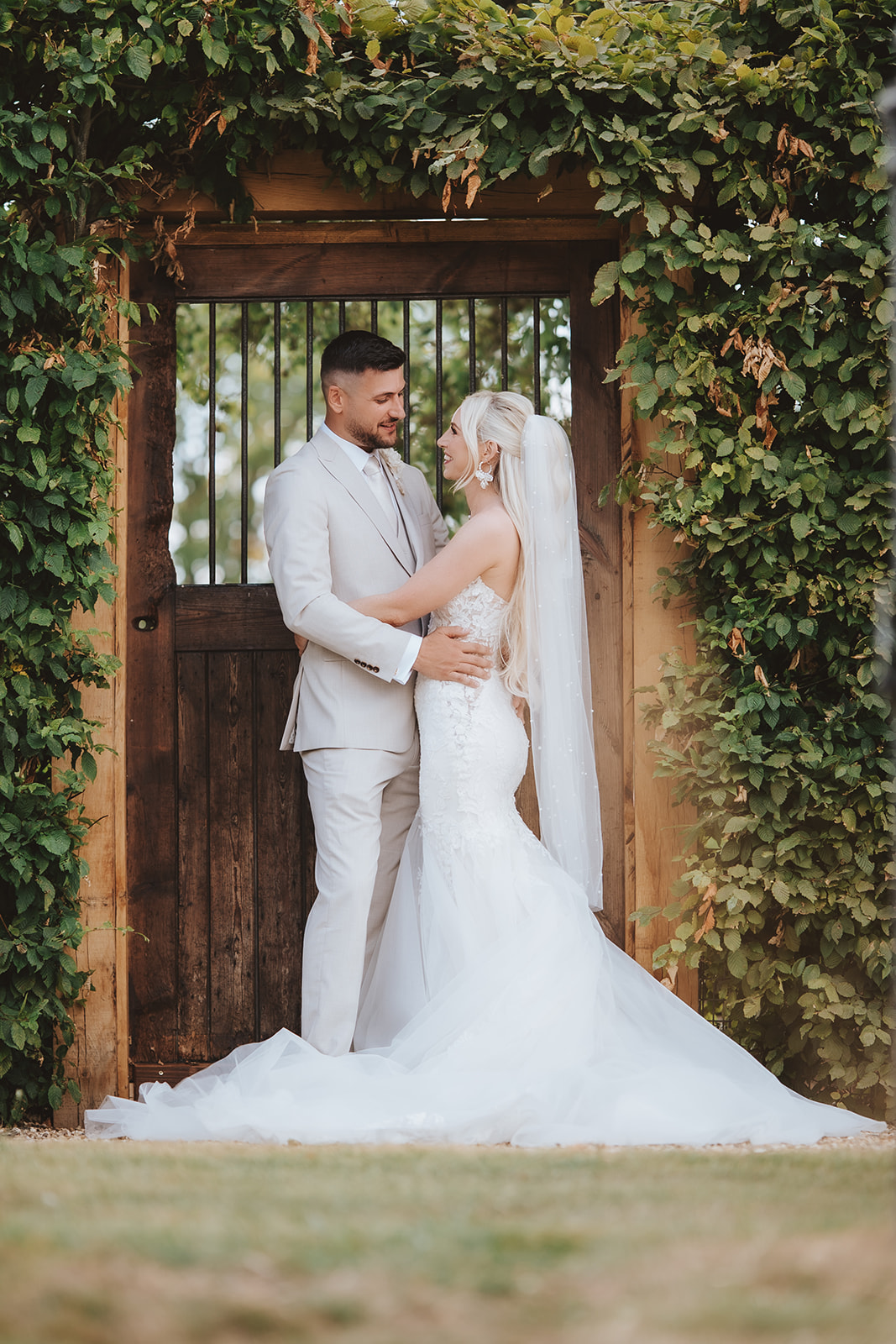 Danielle & Jordan - Primrose Hill - Cotswold -505 July 13, 2025 Lily & WhiteTerry James.jpg