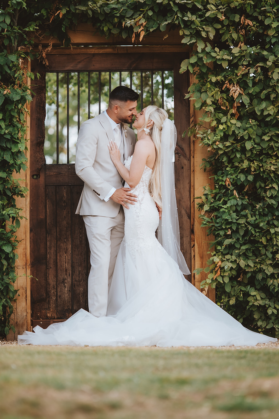 Danielle & Jordan - Primrose Hill - Cotswold -514 July 13, 2025 Lily & WhiteTerry James.jpg