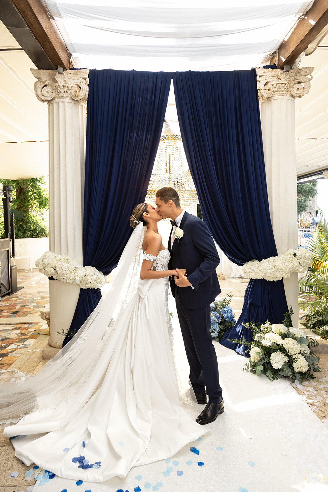 destination-wedding-photographer-bellevue-syrene-00011.jpg