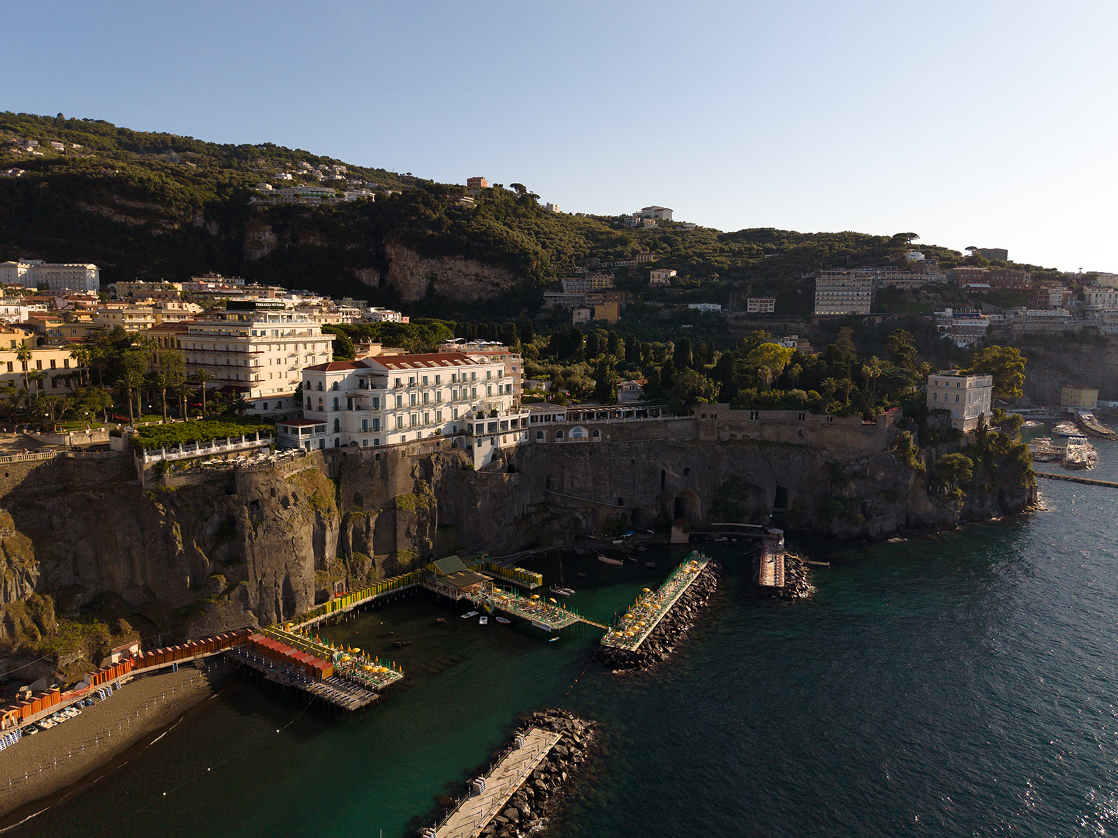 bellevue-syrene-sorrento-wedding-photographer-00015.jpg